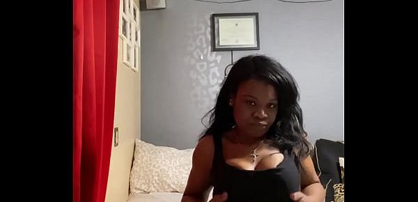  Ebony slut from Miami looking to suck a big dick